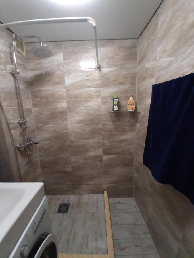 2 Комнаты В Центре Солнечная Галлерея,Мэтро,Сильпо,Кб75 Тысячка クルィヴィーイ・リーフ エクステリア 写真